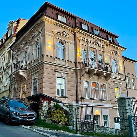 Apartment Villa Frank 마리안스케 라즈네 외부 사진