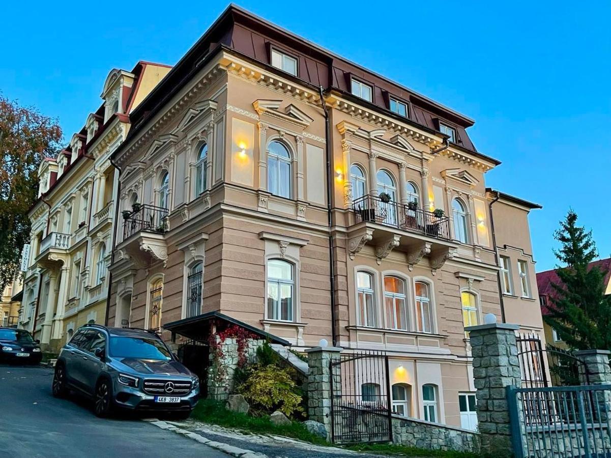 Apartment Villa Frank 마리안스케 라즈네 외부 사진
